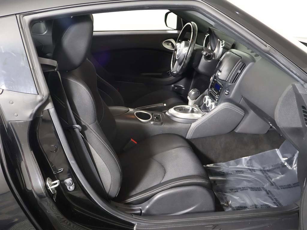 Used 2020 Nissan 370Z Coupe image 20