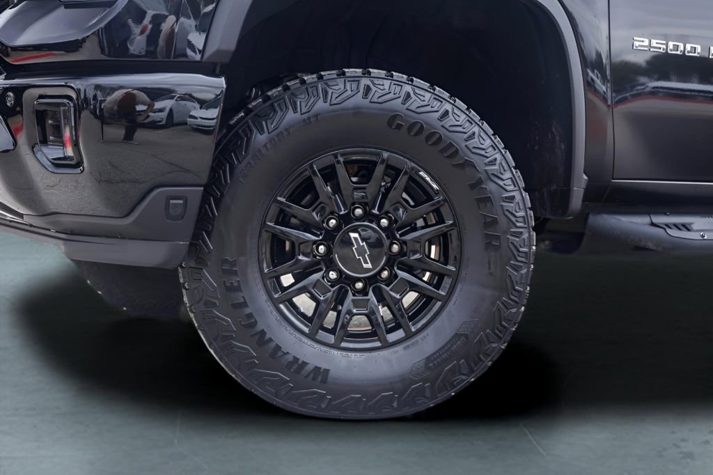 Certified 2025 Chevrolet Silverado 2500 ZR2 w/ Technology Package image 4