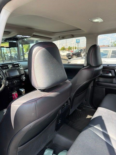 Used 2018 Toyota 4Runner TRD Off-Road Premium AWD/4WD image 8
