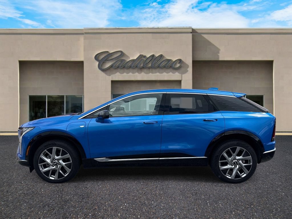 New 2025 Cadillac Optiq Luxury 2 AWD/4WD image 6