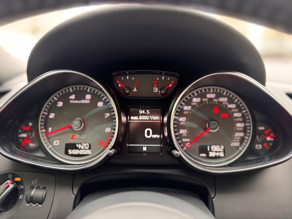 Used 2015 Audi R8 V8 w/ Extended Leather Package AWD/4WD image 15