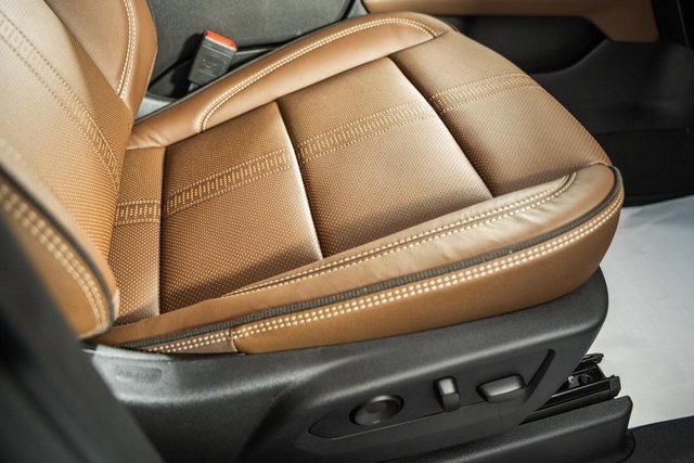 New 2026 Chevrolet Suburban High Country image 43