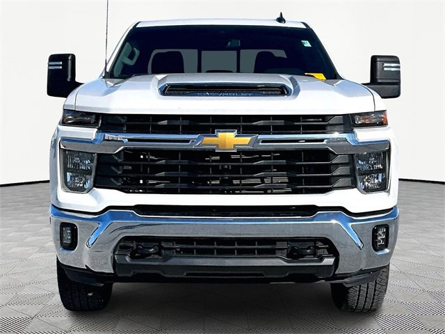 Used 2025 Chevrolet Silverado 2500 LT image 2