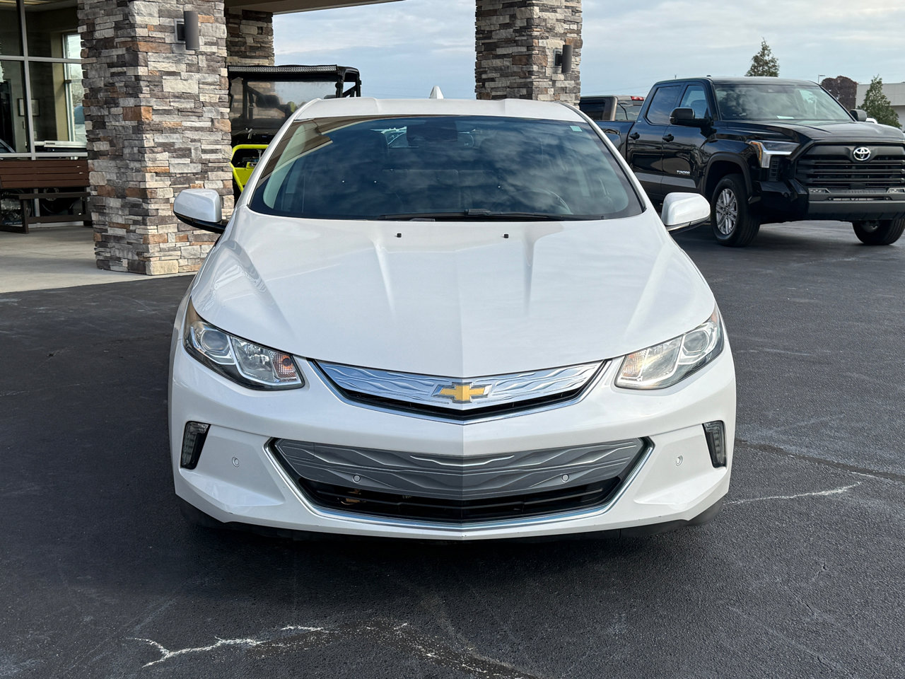 Used 2017 Chevrolet Volt Premier w/ Driver Confidence II Package image 7
