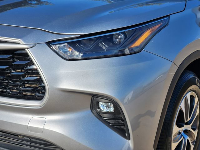 Used 2023 Toyota Highlander XLE FWD image 16