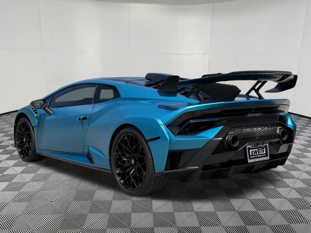 Used 2022 Lamborghini Huracan STO RWD image 8