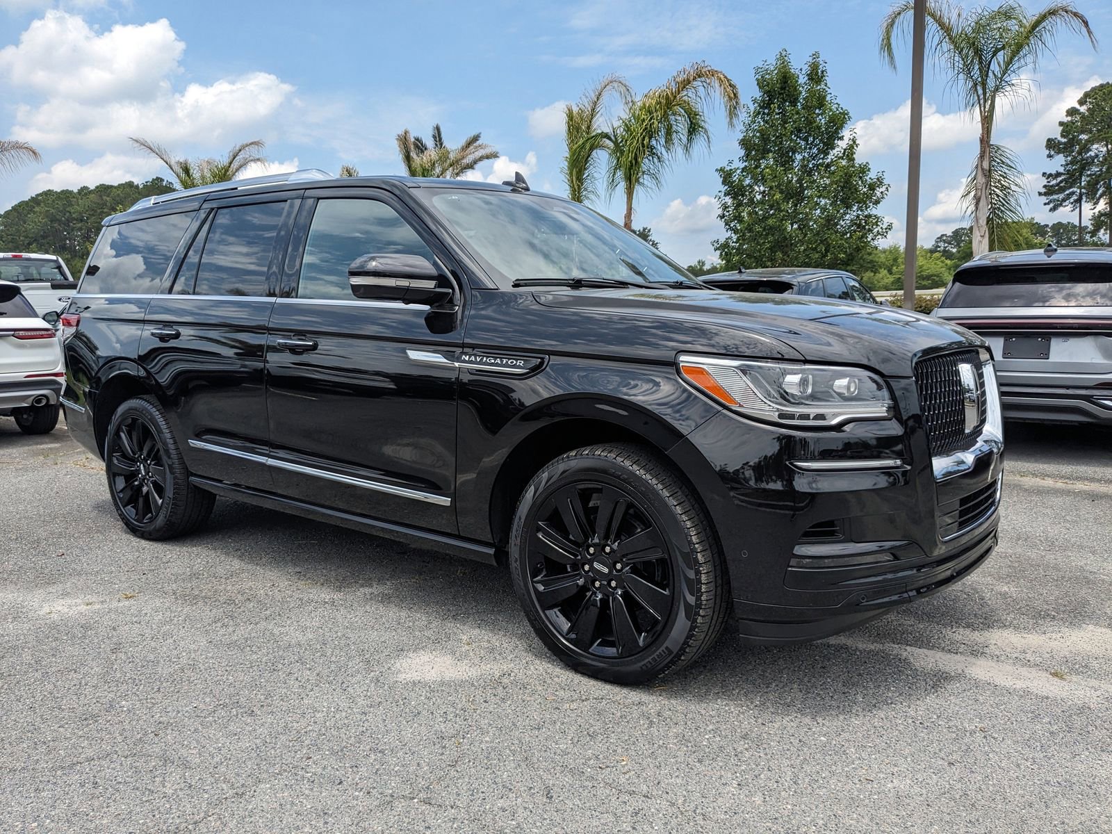 Certified 2024 Lincoln Navigator Reserve image 3