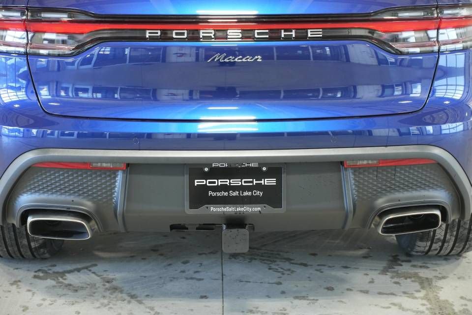 Certified 2026 Porsche Macan AWD/4WD image 38