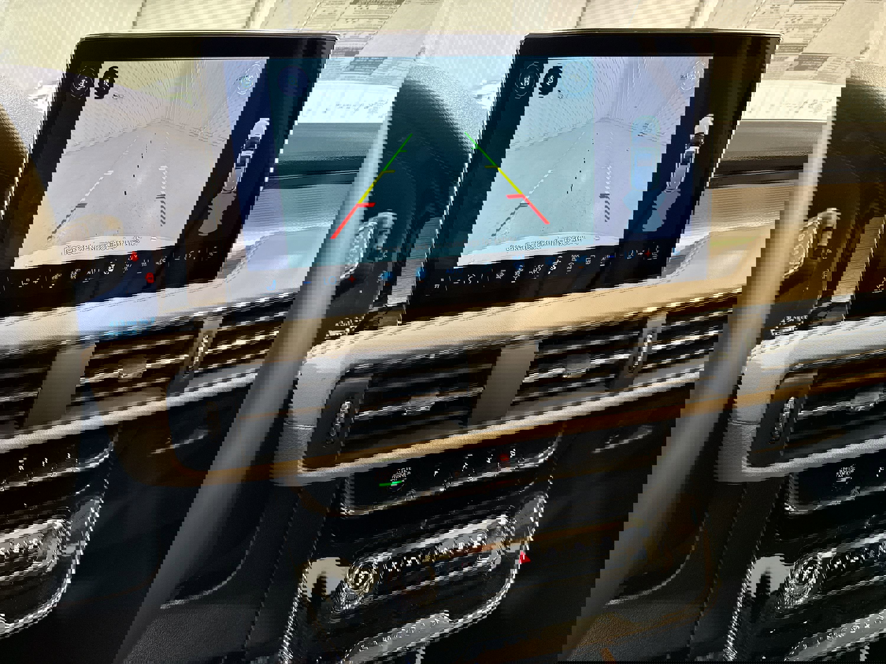 New 2026 Lincoln Corsair Premiere image 18