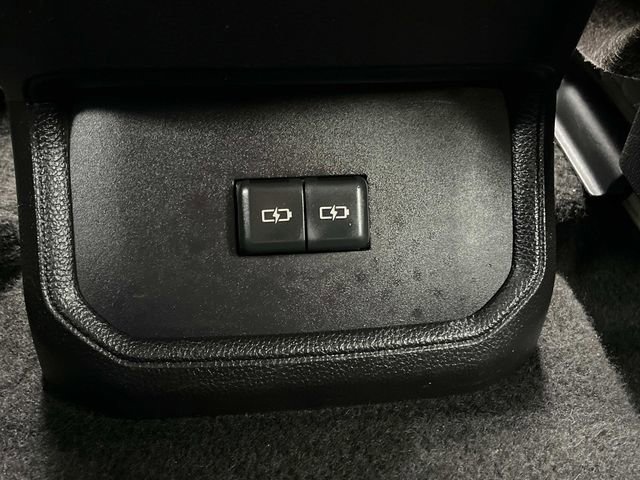 Used 2024 Toyota Highlander LE image 7