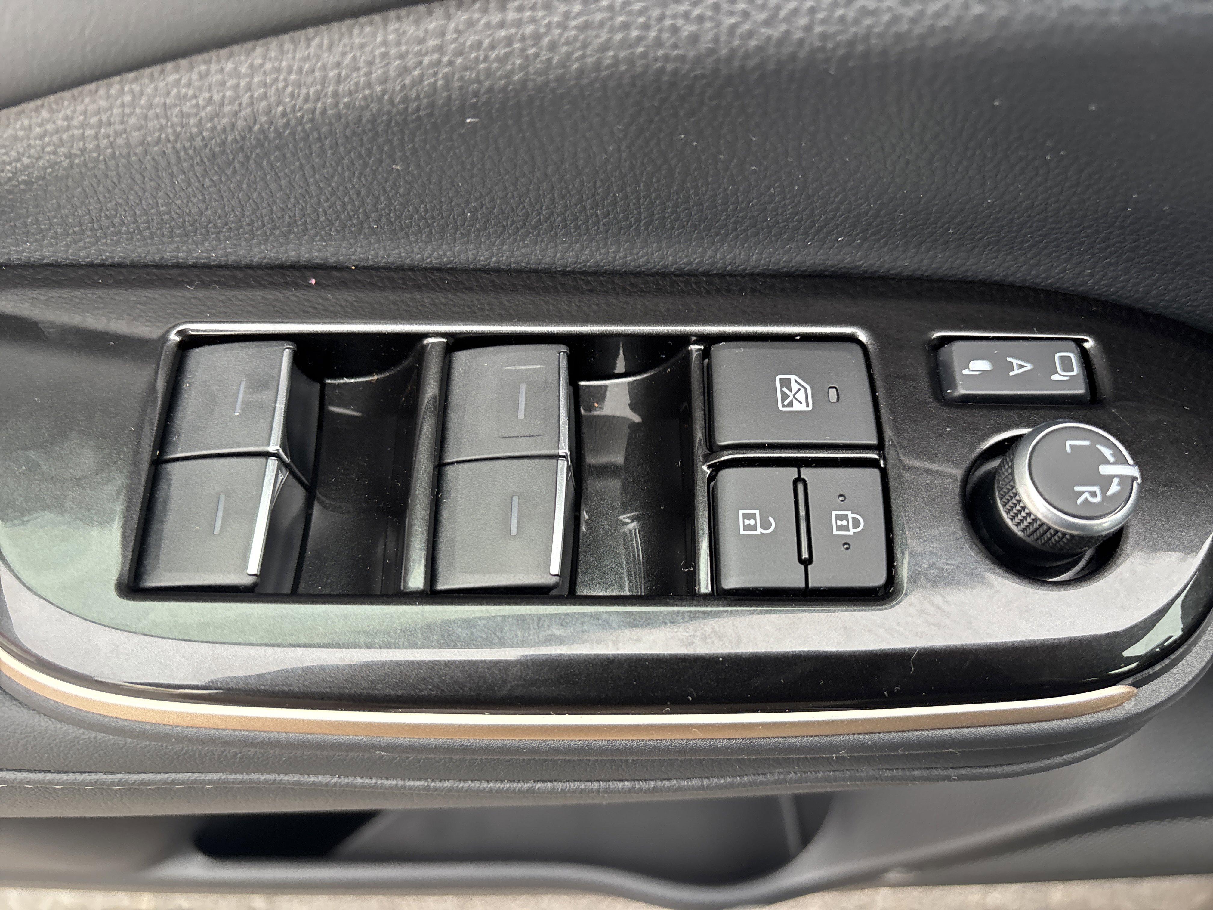 Certified 2026 Toyota Crown Platinum image 17