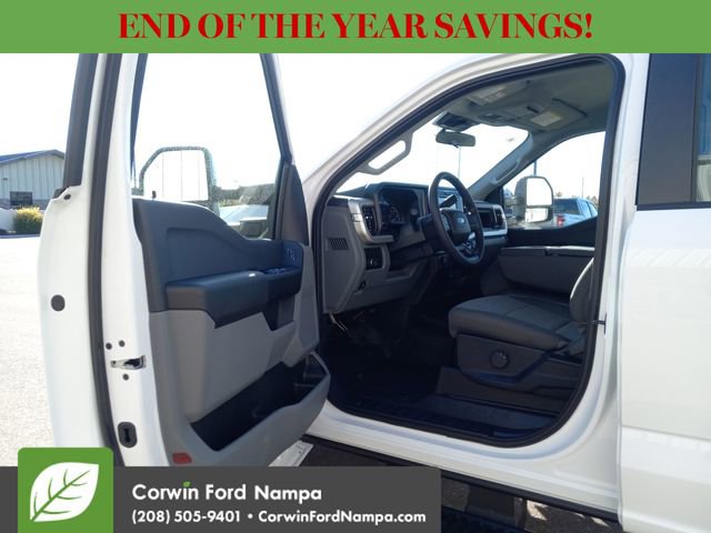 New 2026 Ford F250 XL w/ XL Chrome Package image 9