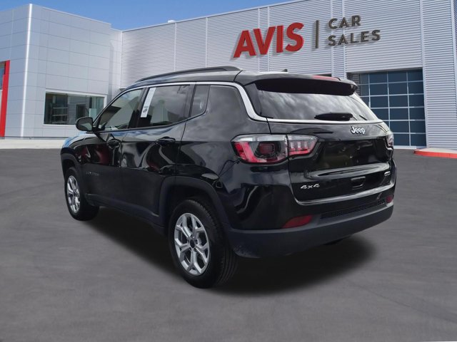 Used 2025 Jeep Compass Latitude w/ Sun & Sound Group AWD/4WD image 7