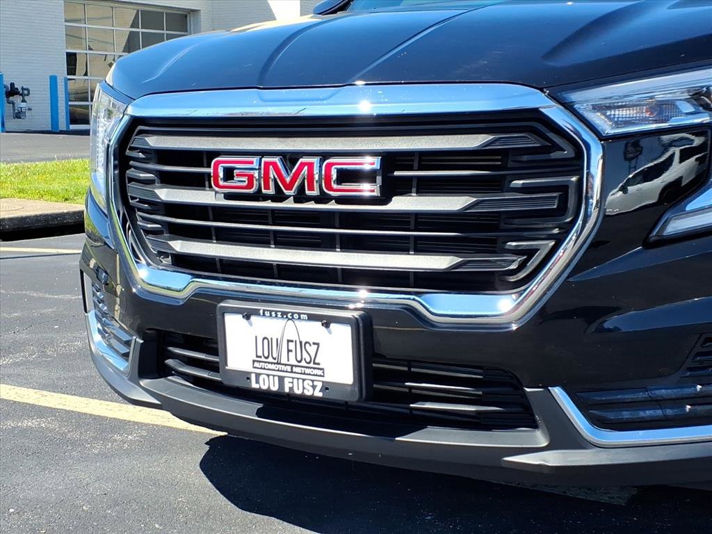 Used 2024 GMC Terrain SLE image 34