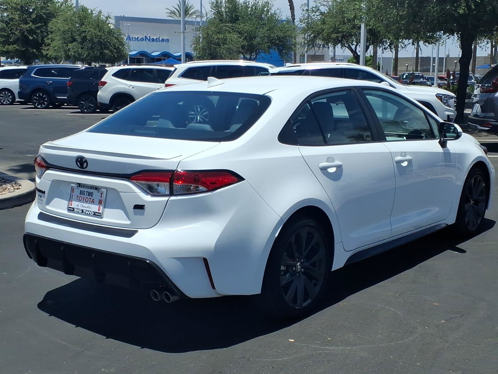 Certified 2025 Toyota Corolla SE FWD image 4