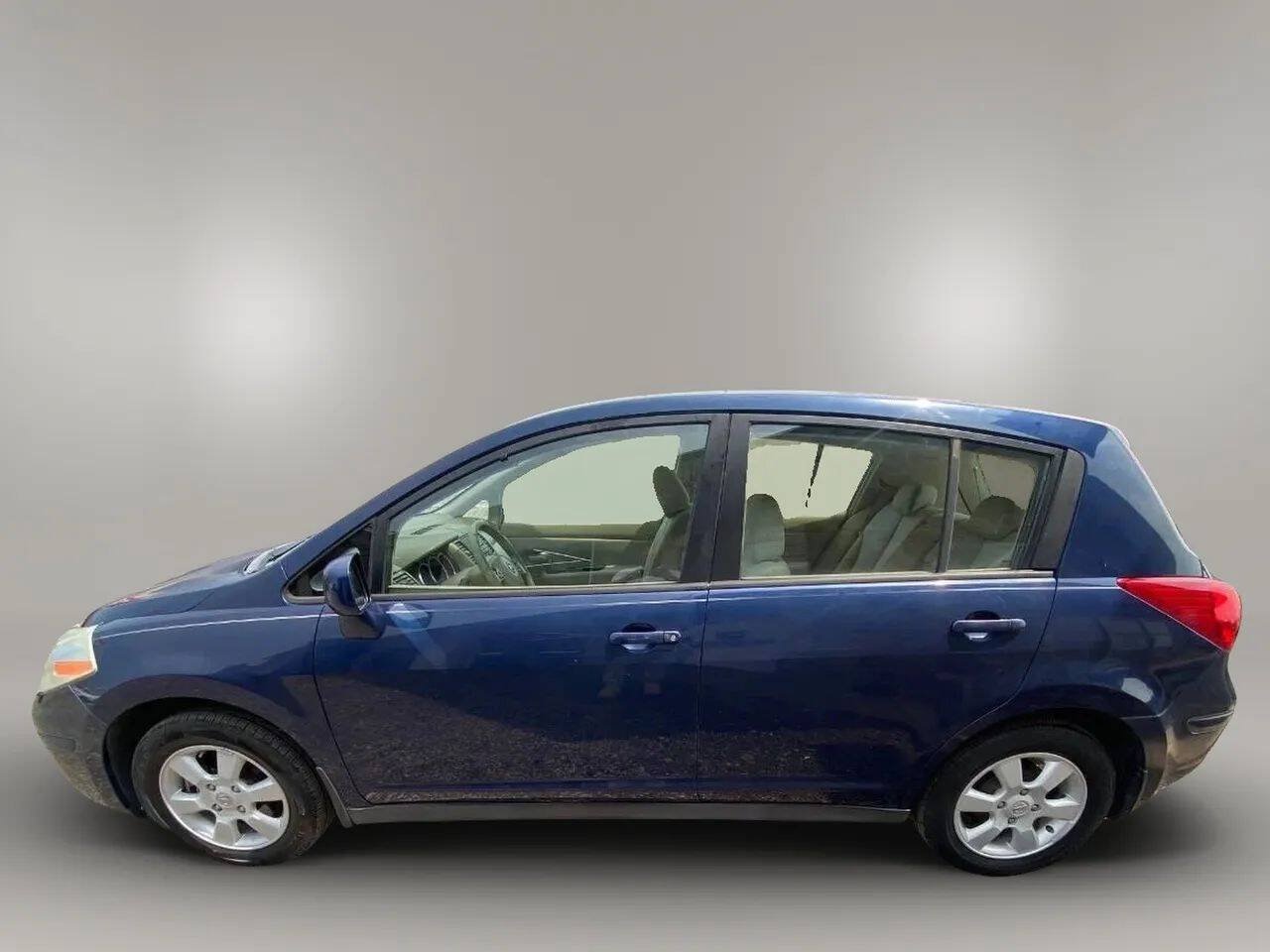 Used 2007 Nissan Versa Hatchback w/ Convenience Pkg FWD image 10