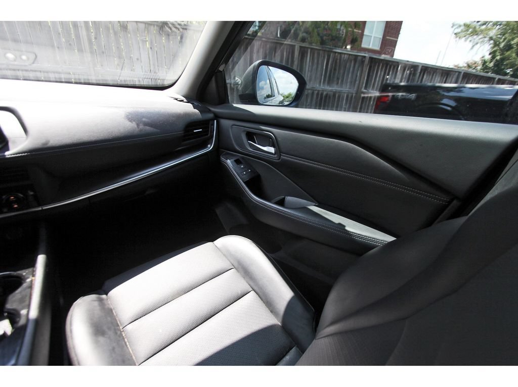 Used 2024 Nissan Rogue SV w/ SV Premium Package FWD image 11