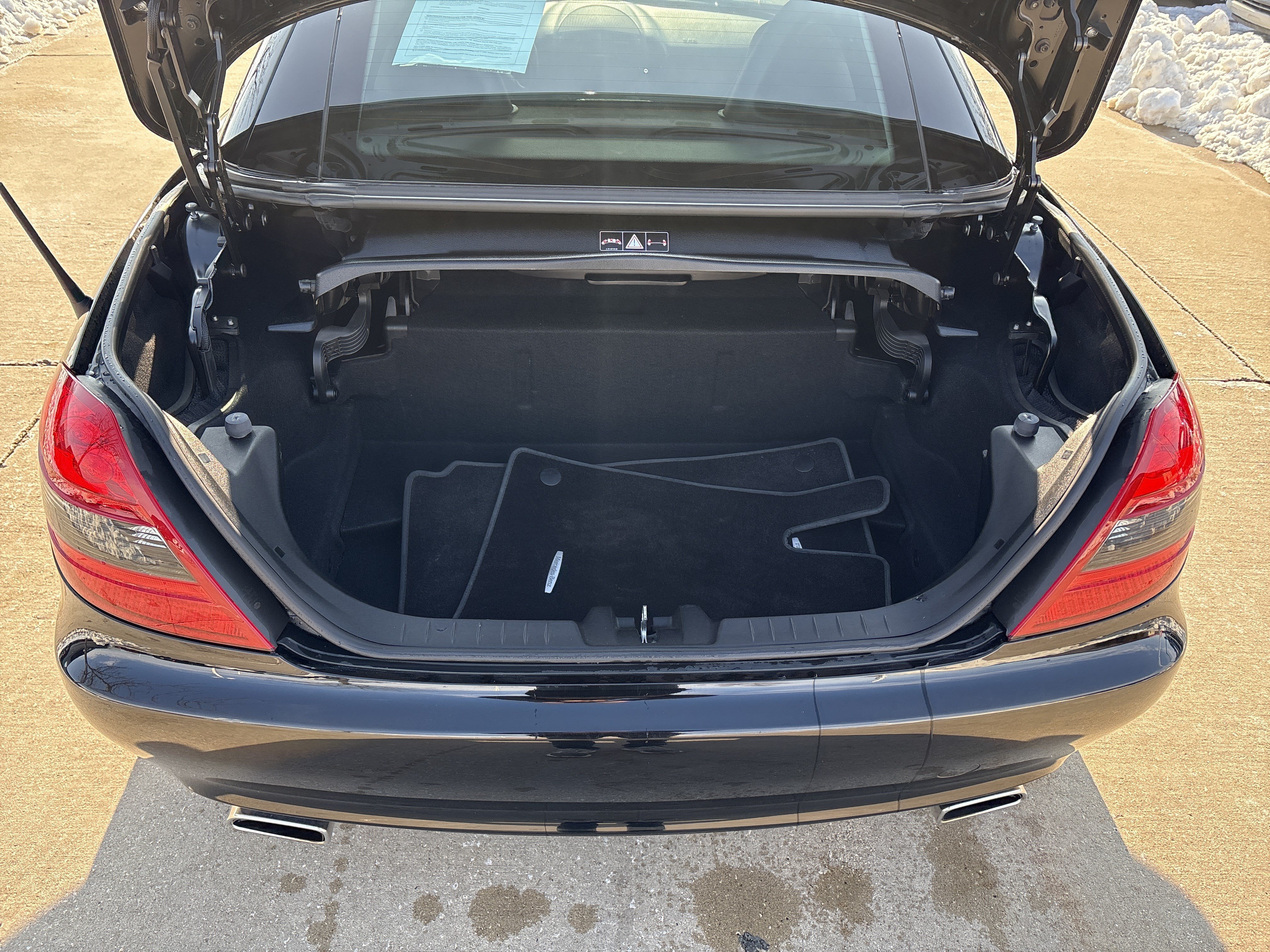 Used 2010 Mercedes-Benz SLK 350 image 12
