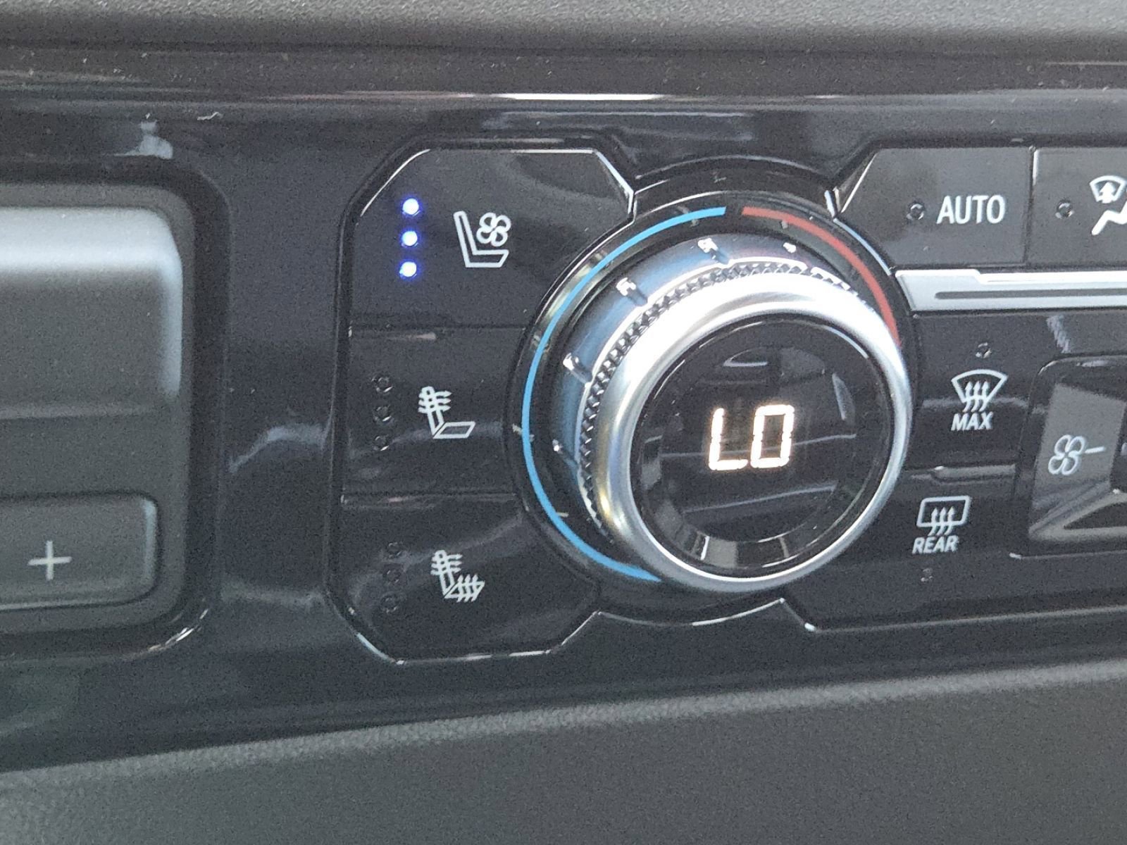 New 2026 GMC Sierra 2500 SLT image 36