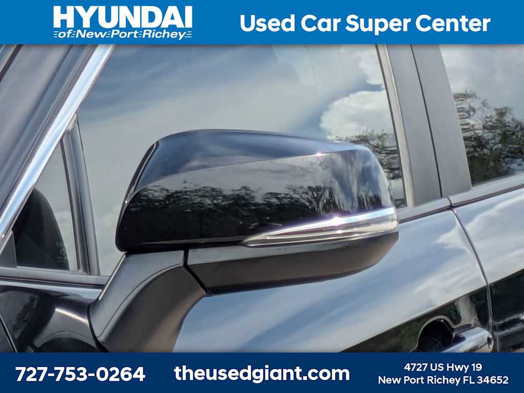 Used 2024 Toyota RAV4 XLE w/ Convenience Package image 11