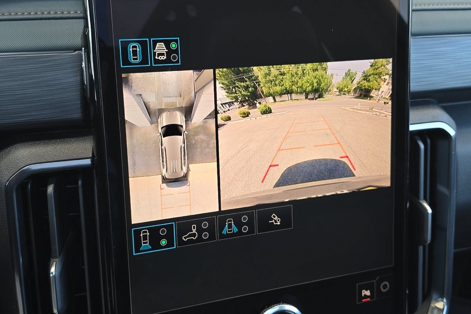 New 2026 GMC Acadia AT4 AWD/4WD image 17