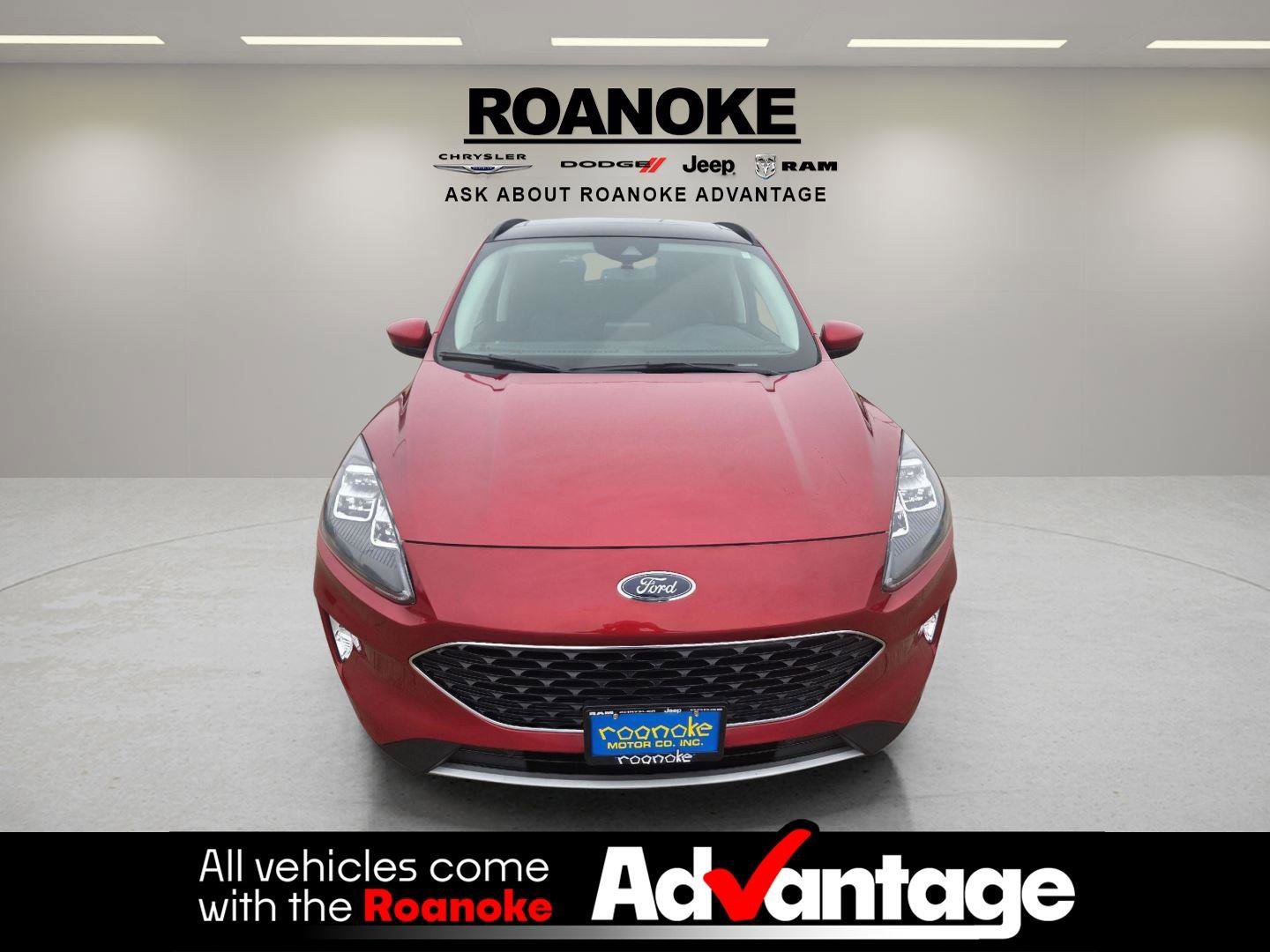 Used 2022 Ford Escape Titanium w/ Class II Trailer Tow Package image 12