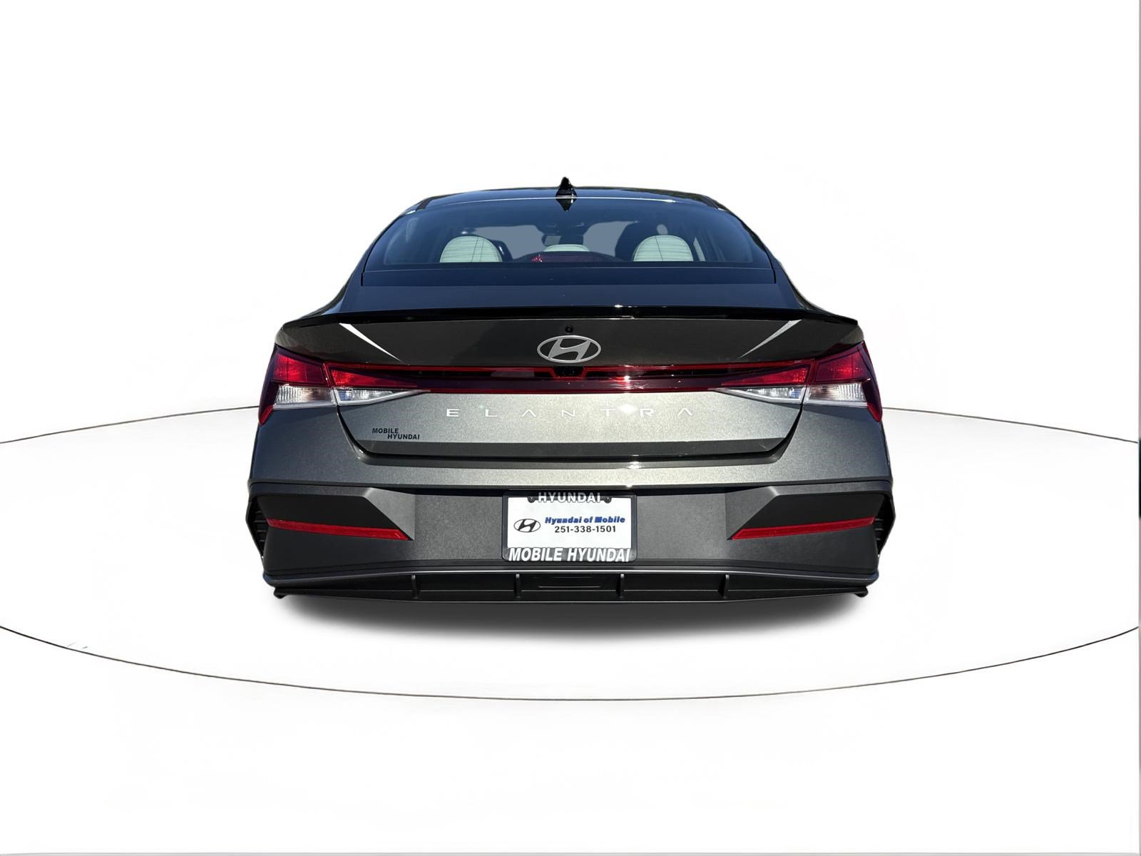 New 2026 Hyundai Elantra SEL Sport FWD image 4