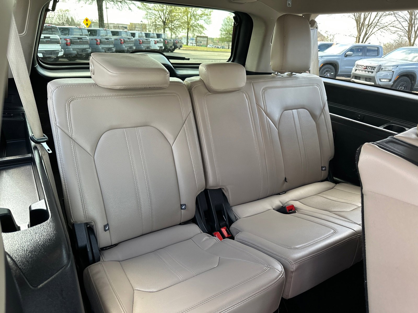 Used 2024 Ford Expedition Max Limited image 15