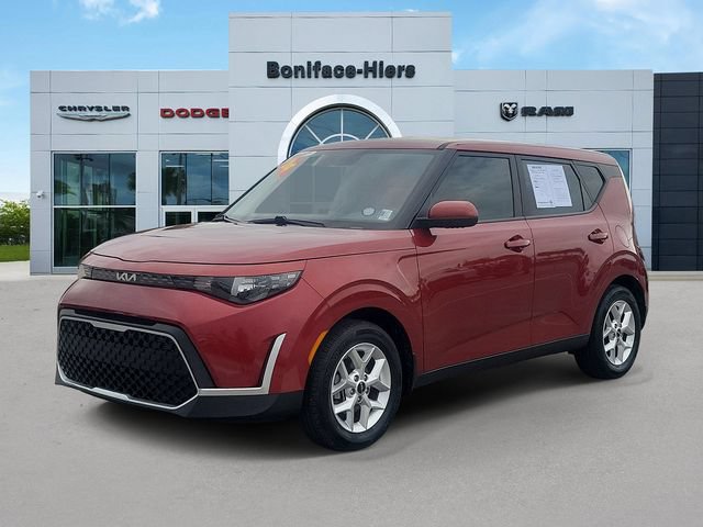 Used 2025 Kia Soul LX w/ LX Technology Package FWD image 3