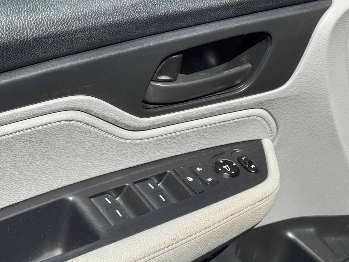 Used 2019 Honda Odyssey EX image 25