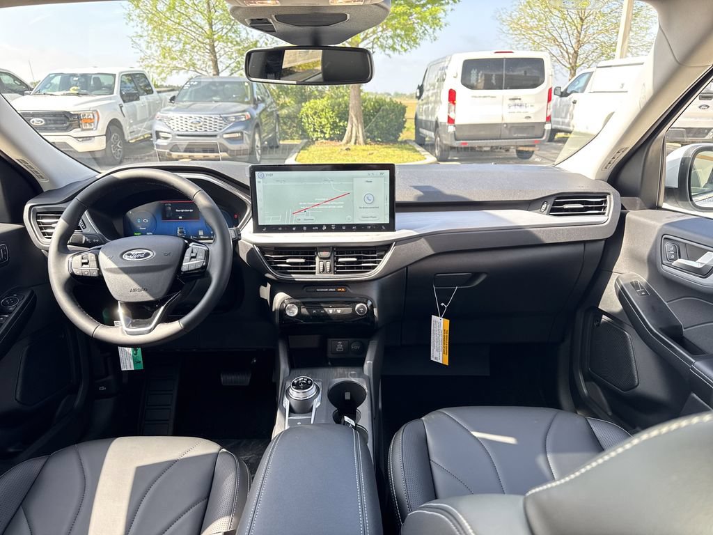 New 2025 Ford Escape SE w/ PHEV Premium Package FWD image 13