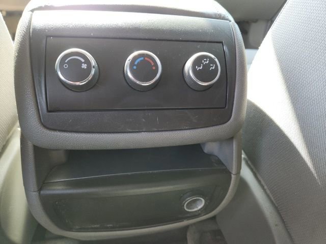 Used 2010 Chevrolet Traverse LT FWD image 26