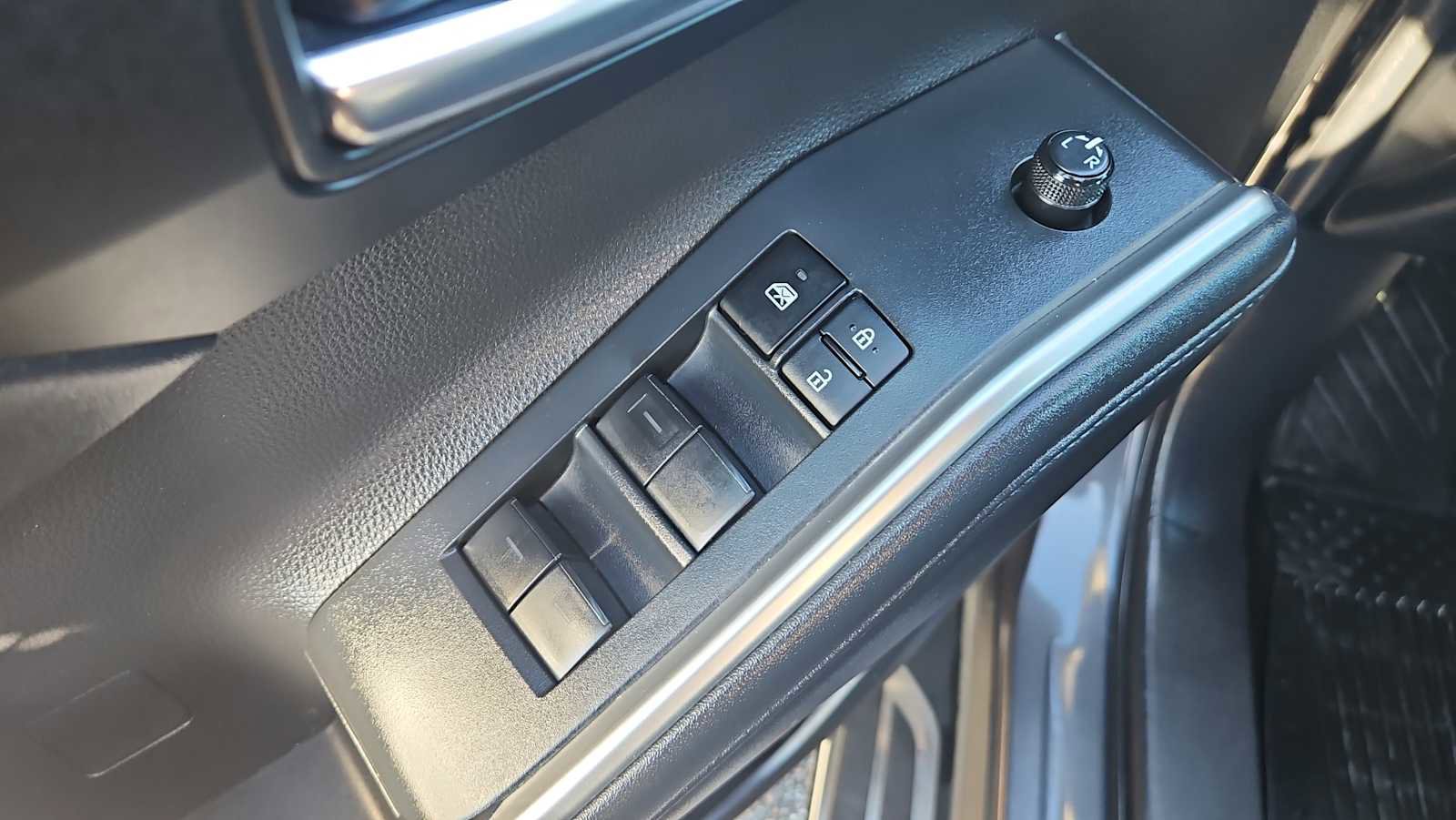 Used 2023 Toyota Highlander XLE image 15