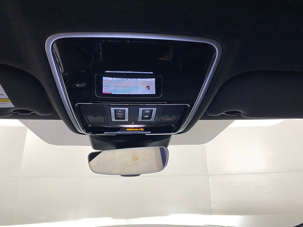 Used 2020 Land Rover Range Rover Velar R-Dynamic HSE image 23