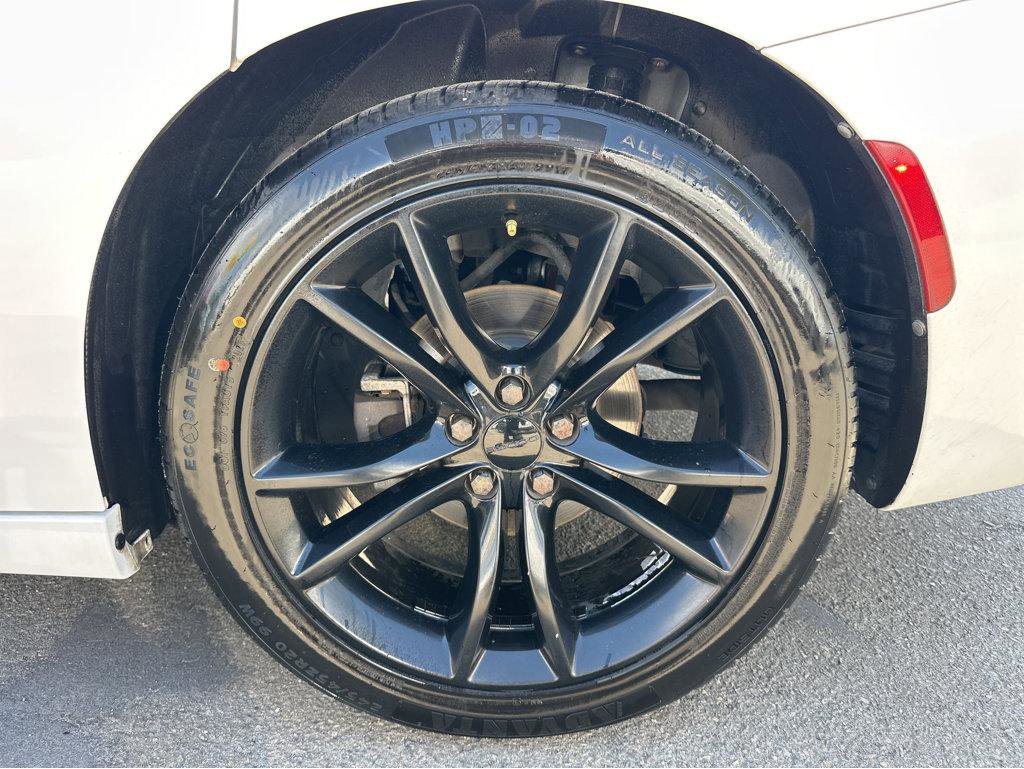 Used 2016 Dodge Charger SXT w/ Blacktop Package image 14