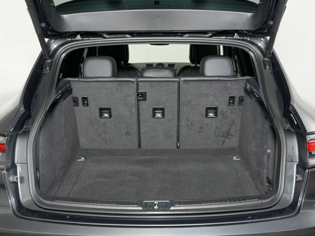 Certified 2023 Porsche Macan S AWD/4WD image 43