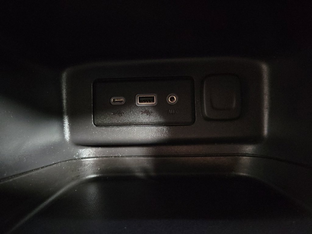 Used 2020 Chevrolet Equinox LT FWD image 19