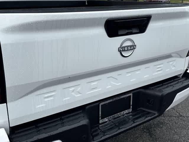 Used 2025 Nissan Frontier SV RWD image 12