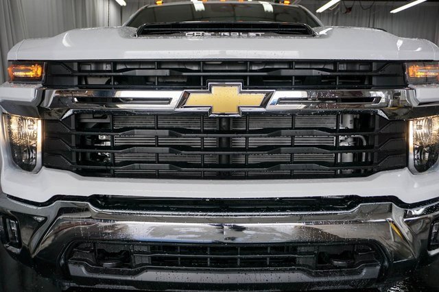 New 2026 Chevrolet Silverado 3500 LT image 3