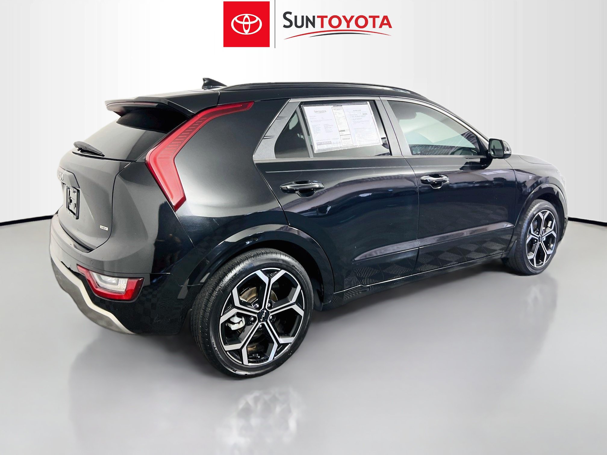 Used 2024 Kia Niro SX Touring FWD image 4
