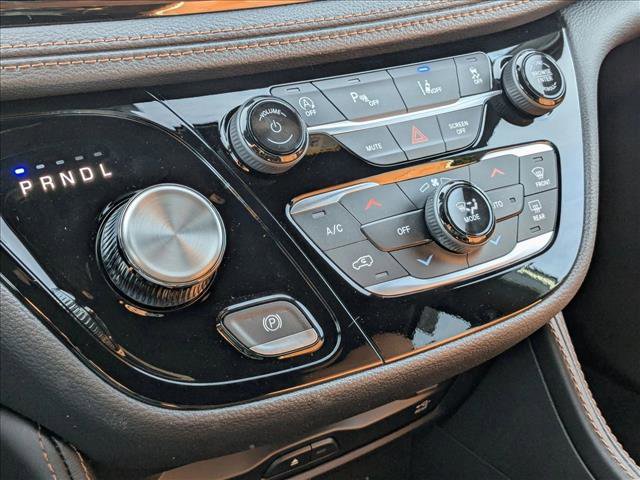 New 2026 Chrysler Pacifica Pinnacle image 12