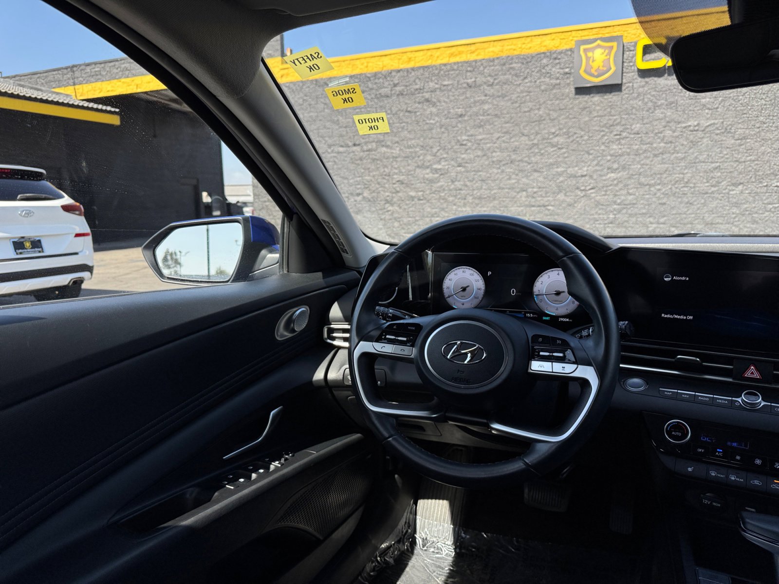Used 2022 Hyundai Elantra Limited FWD image 16