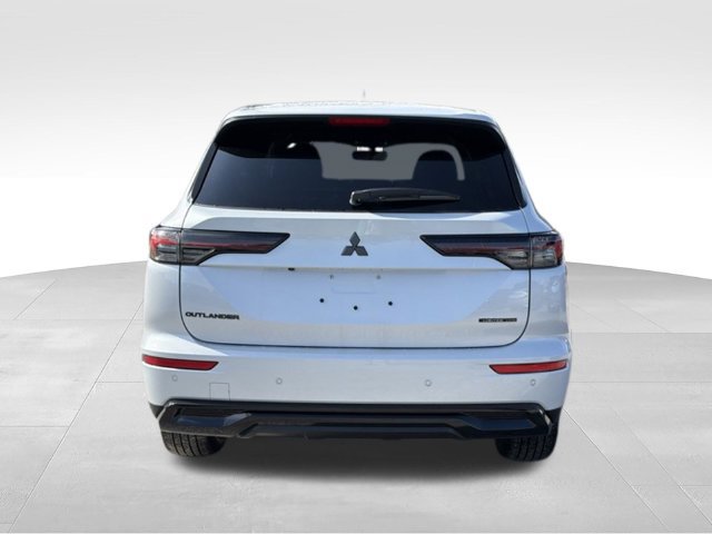 New 2026 Mitsubishi Outlander LE FWD image 4