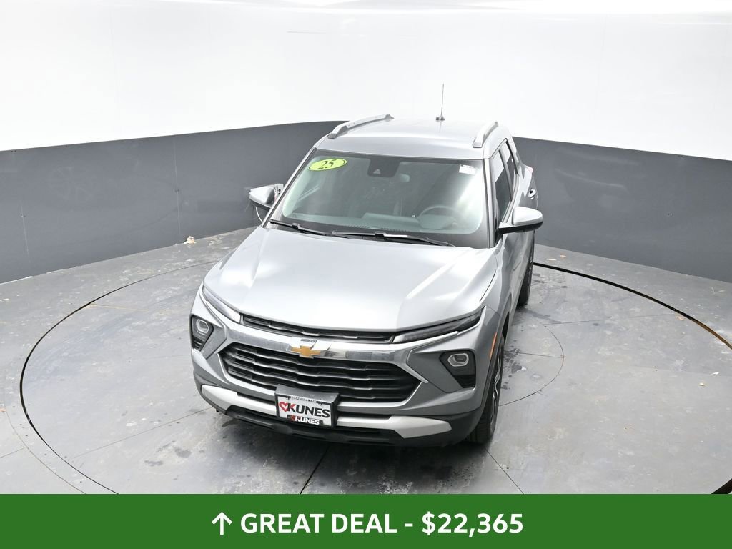 Used 2025 Chevrolet TrailBlazer LT w/ Driver Confidence Package image 19