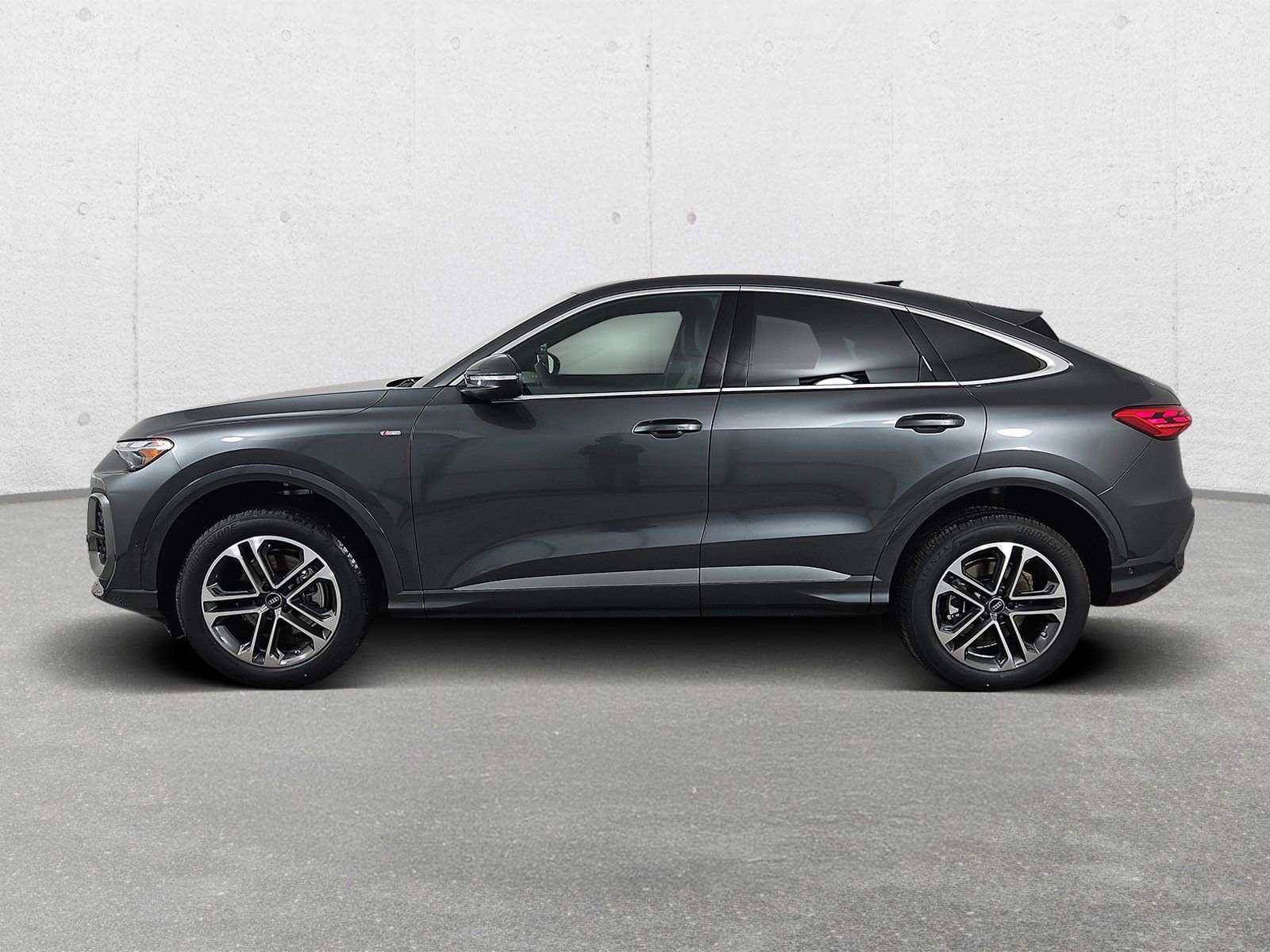 New 2026 Audi Q5 Premium AWD/4WD image 4
