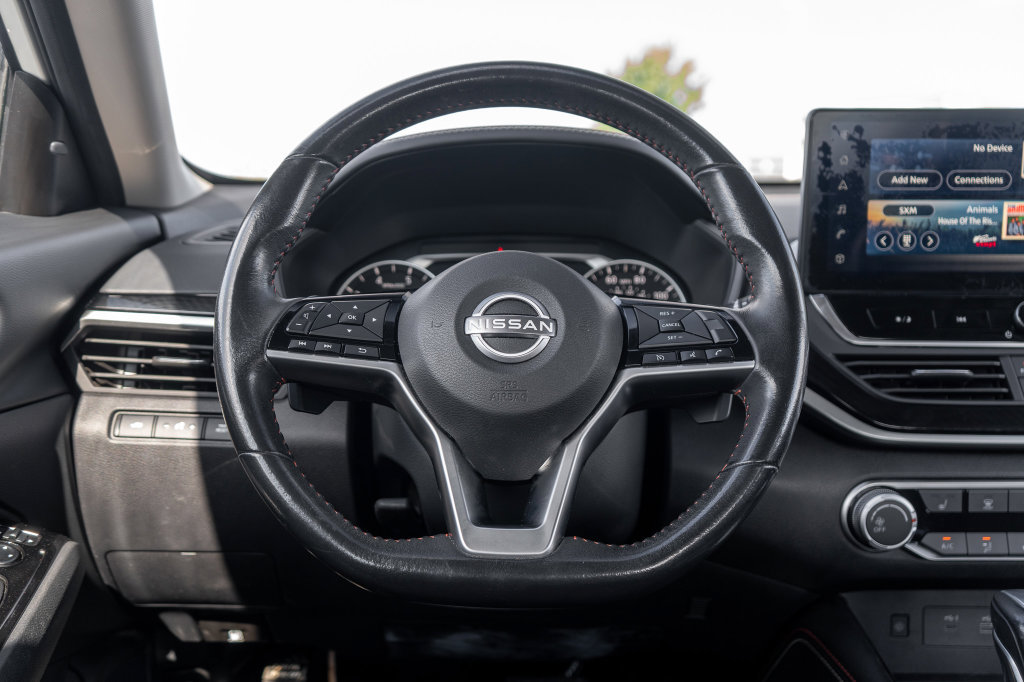 Used 2023 Nissan Altima 2.5 SR w/ SR Premium Package FWD image 14