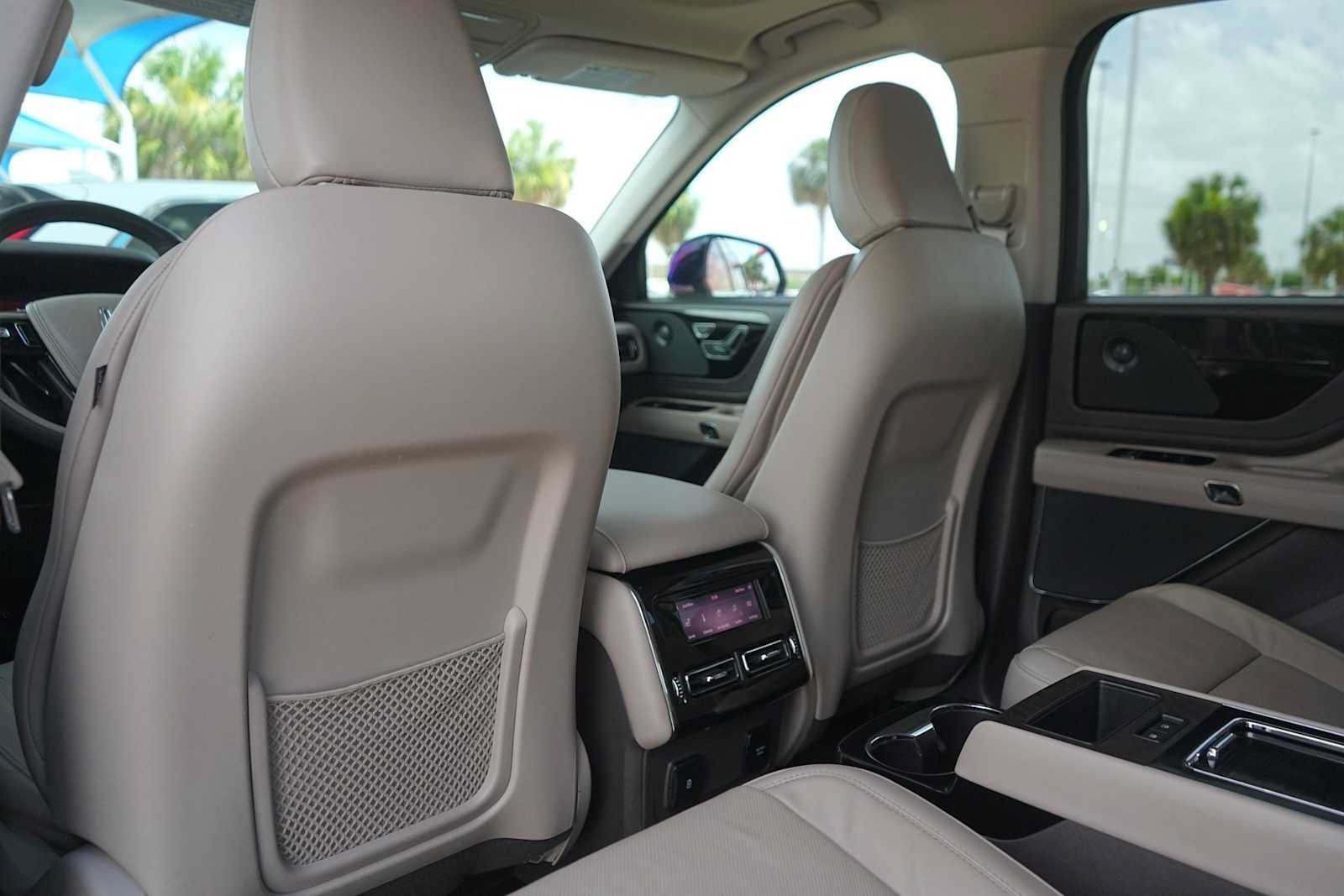 Used 2024 Lincoln Aviator Reserve w/ Equipment Group 201A RWD image 13