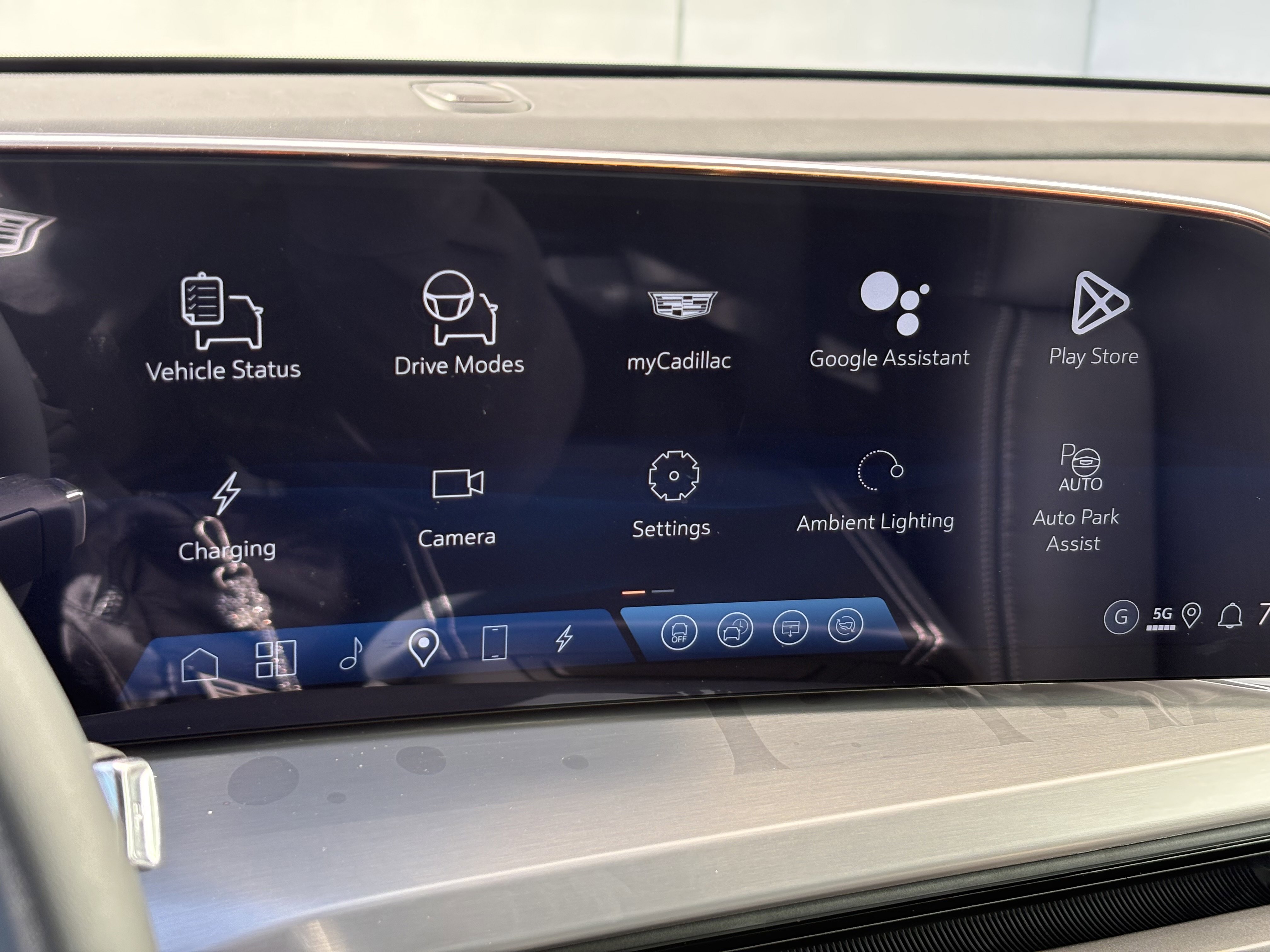 New 2026 Cadillac Vistiq Luxury w/ LPO, Floor Liner Package image 25