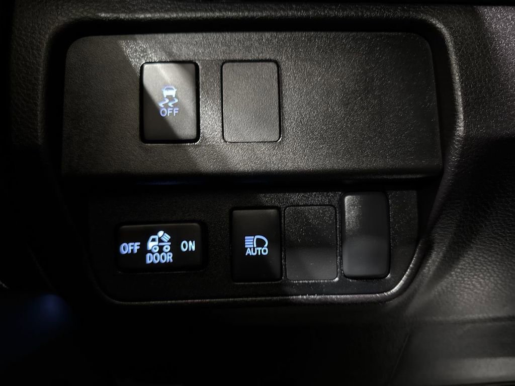 Used 2023 Toyota Tacoma SR image 17
