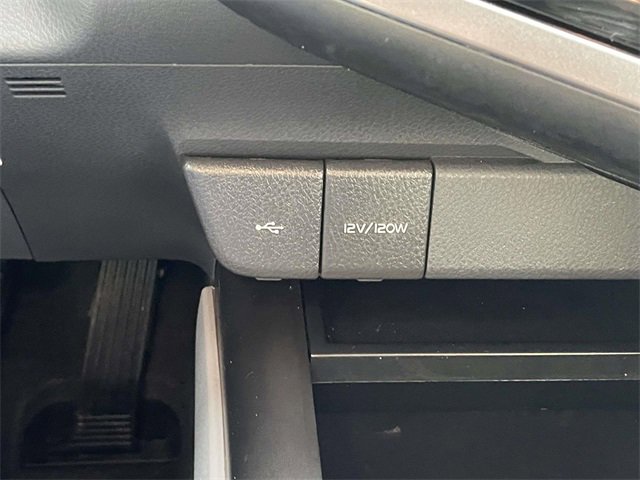 Used 2024 Toyota Camry SE image 29